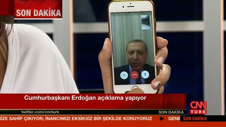 بالفيديو: أردوغان.. يدعو الشعب إلى الخروج للشوارع والتصدي للجيش
