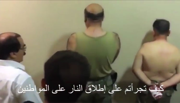 بالفيديو.. والي منطقة «سكاريا» يوبخ عساكر من الإنقلابيين في تركيا