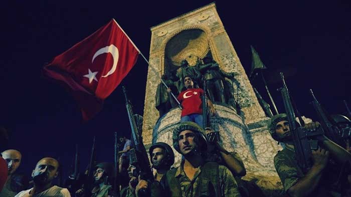 بالفيديو.. تاريخ إنقلابات تركيا في 56 عامًا: فشل 3 مرات ورئيس واحد شهد 6 منها وقُبض عليه في إحداها