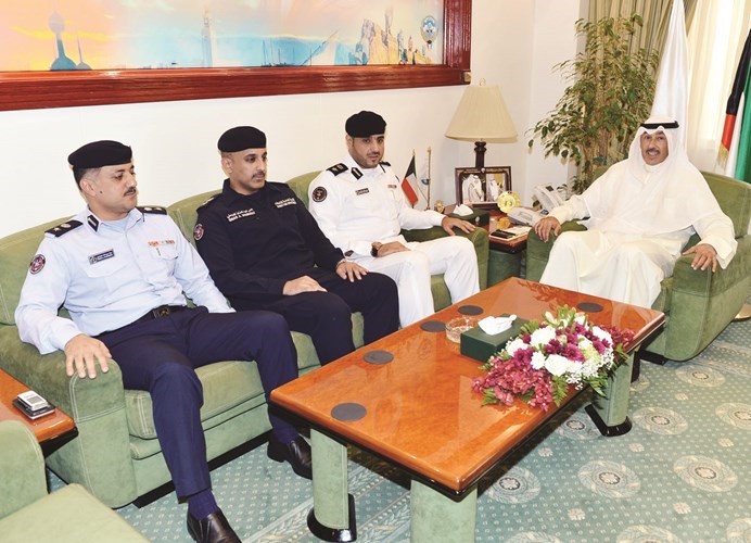 الشيخ فواز الخالد مستقبلا المقدم معاذ الحمادي والمقدم بدر الكدم والمقدم عمر بورسلي 