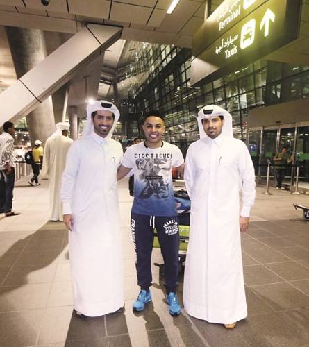 طلال نايف بعد وصوله الى قطر ﻿