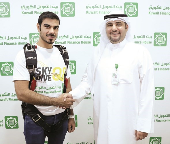 يوسف الرويح المدير التنفيذي للعلاقات العامة للمجموعة مكرما الرفاعي ﻿
