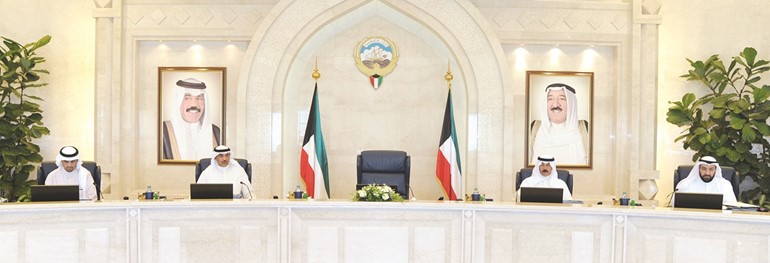 الشيخ صباح الخالد مترئسا اجتماع مجلس الوزراء بحضور الشيخ محمد الخالد وانس الصالح ود علي العمير﻿