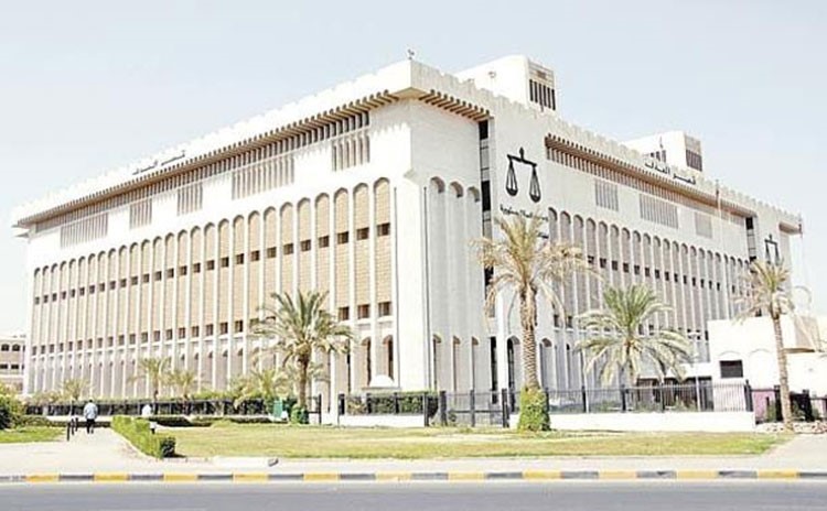 أم «أبو تراب» باكية أمام «الجنايات»: أعوذ بالله من «داعش».. ذهبت إلى سورية لأعيد ابني فقط