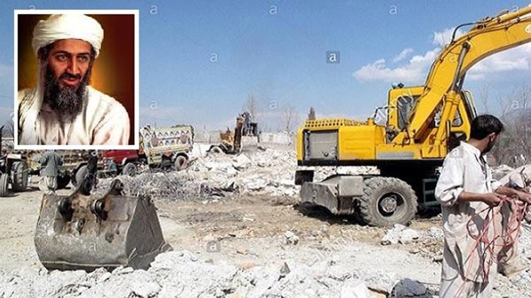 المجمع وارضه الشبيهة بخارطة فلسطين، اشتراها في 2004 باكستاني كان لقبه ابو احمد الكويتي