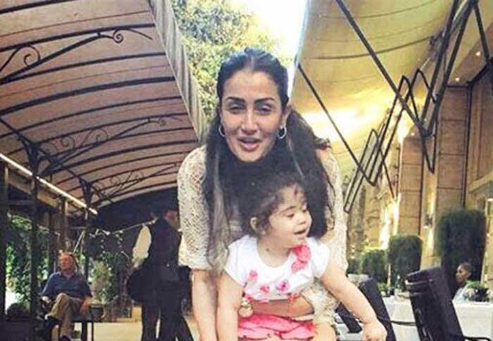 بالصور .. أحفاد غادة عبدالرازق في أحدث ظهور لهما..هل يشبهون جدتهم ؟