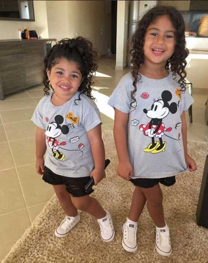 بالصور .. أحفاد غادة عبدالرازق في أحدث ظهور لهما..هل يشبهون جدتهم ؟