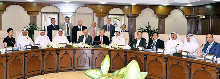 خلال التوقيع على العقد