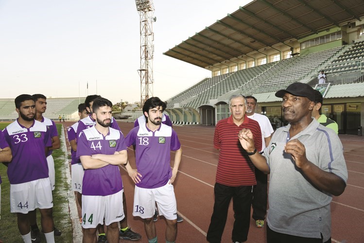 مدرب العربي فوزي ابراهيم فضل اراحة اللاعبين اليومانور الكندري