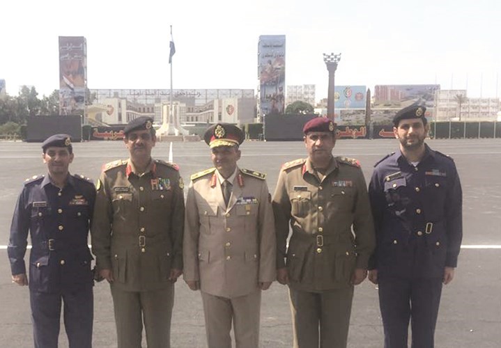 جانب من الضباط الكويتيين الخريجين في الكلية الحربية