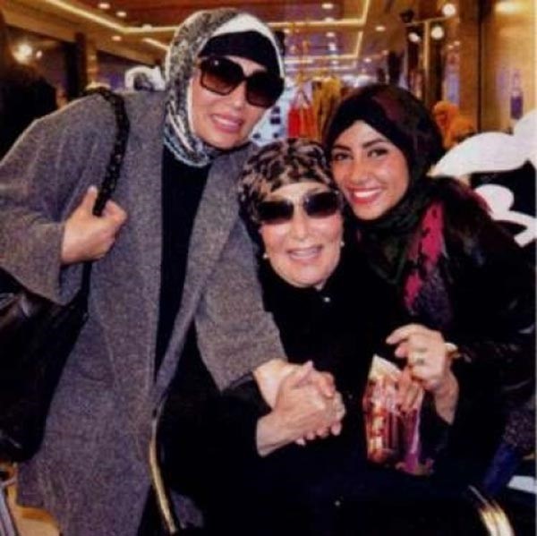 بالصور- بنات النجوم يرتدينَ الحجاب... ويخترن مساراً مختلفاً عن ذويهم!!