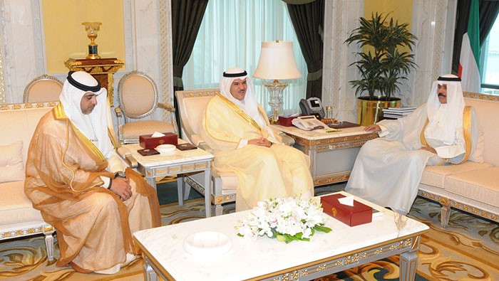 وزير الاعلام الشيخ سلمانالصباح ومعالي ووزير الدولة لشؤون مجلس الوزراء الشيخ محمد العبدالله المبارك الصباح