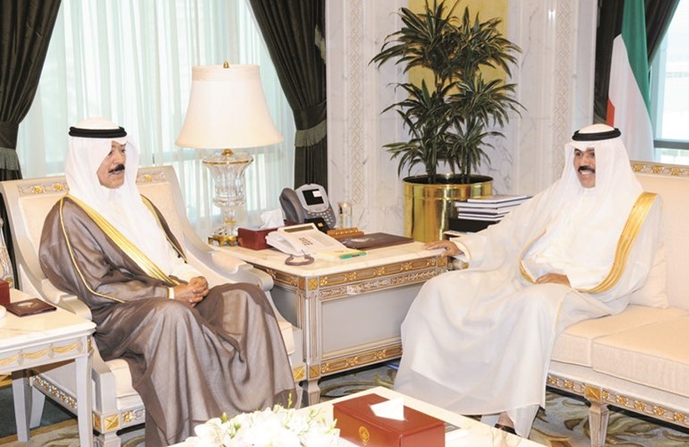  سمو نائب الامير وولي العهد الشيخ نواف الاحمد مستقبلا الشيخ محمد الخالد