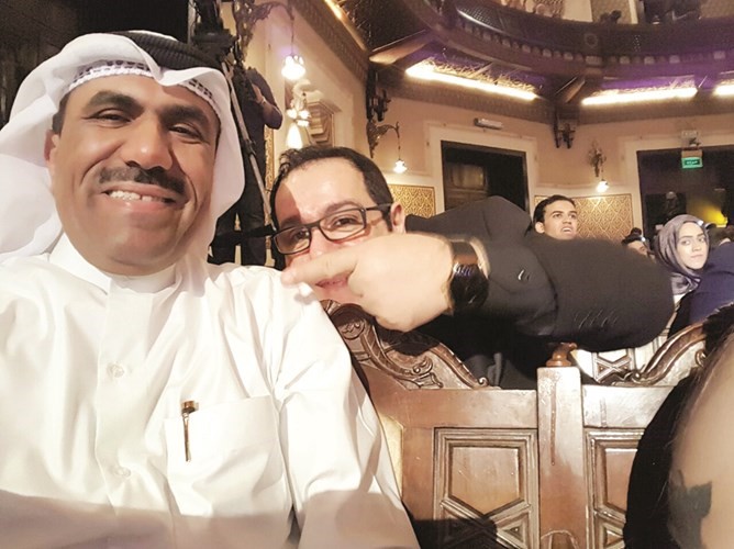 دالخبيزي وسيلفي مع الزميل مفرح الشمري