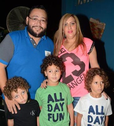 المصري احمد رزق مع زوجته المغربية احلام محسن