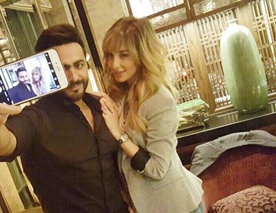 المصري تامر حسني مع زوجته المغربية بسمة بوسيل