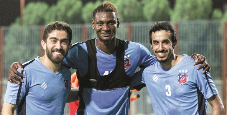 فراس الخطيب مع العاجي جمعة سعيد وفهد عوض في تدريبات الكويت