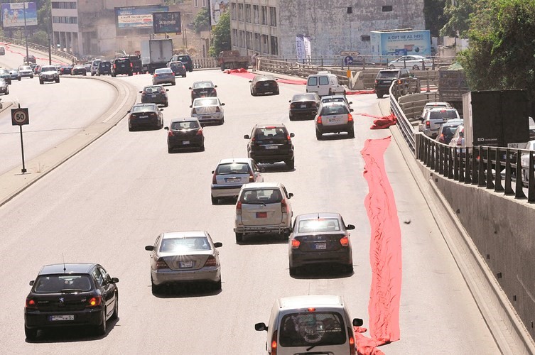 لبنان يدخل موسوعة غينيس باطول سجادة حمراء مدت في بيروت احتفالا بمهرجانات بياف محمود الطويل