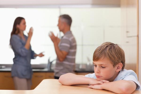 الموت.. الألم.. والطلاق.. 7 أشياء احذر من أن تكذب على طفلك بشأنها