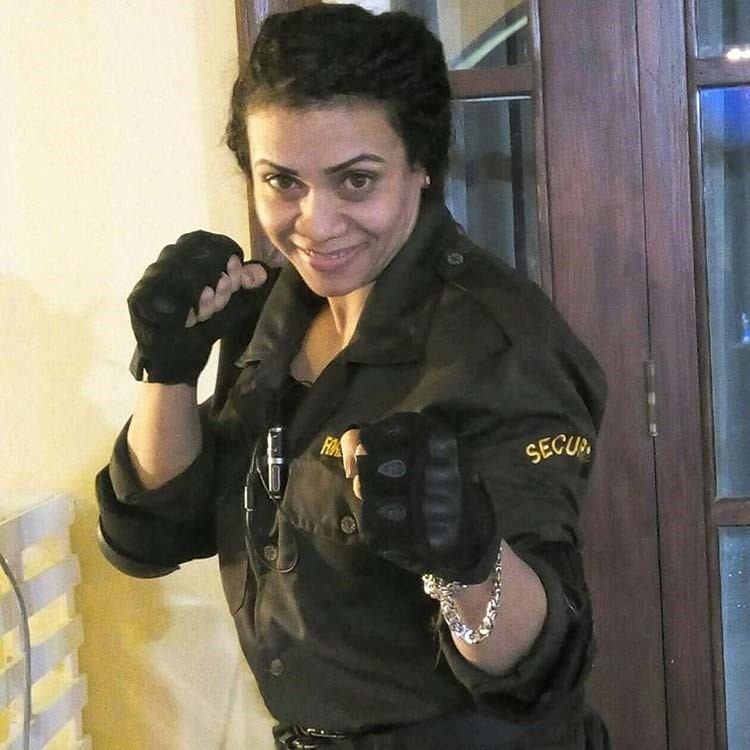 بالفيديو والصور.. تعرف على المصرية التي كسرت القاعدة وعملت "بودي غارد" وترغب في حماية السيسي!