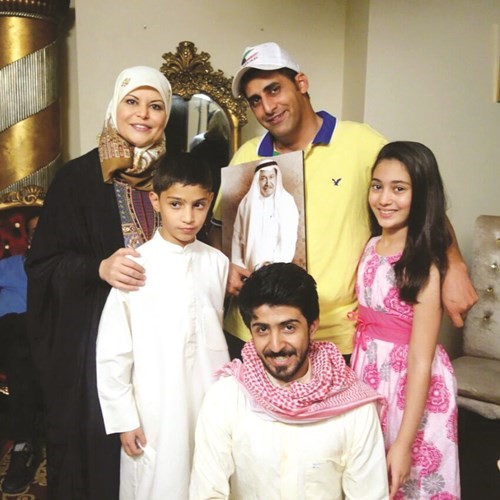 المخرج فادي راغب مع عدد من المشاركين في الفيلم﻿