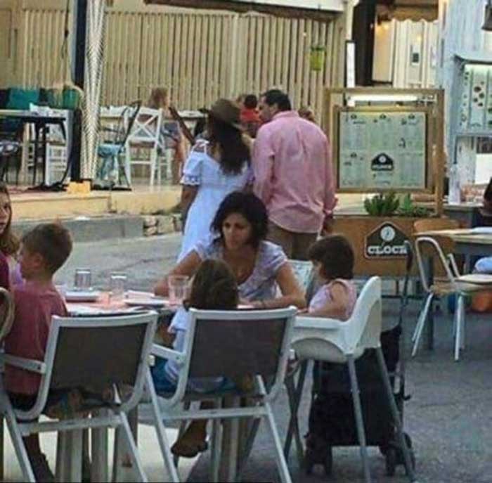 بالصور.. داعية مصري يظهر بصحبة فتاة متبرجة ويثير ضجة على مواقع التواصل