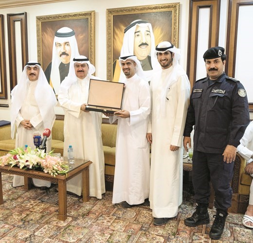 محافظ العاصمة يكرم بيتك﻿