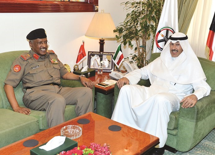 الشيخ فواز الخالد مستقبلا اللواء الركن ابراهيم العميري﻿