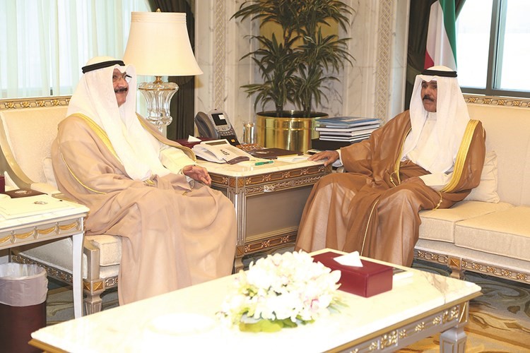 سمو ولي العهد الشيخ نواف الاحمد مستقبلا الشيخ سالم العبدالعزيز﻿