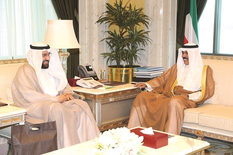 سمو ولي العهد الشيخ نواف الاحمد مستقبلا دعلي العمير﻿