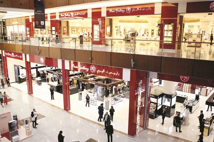 التسوق في متجر باريس غاليري العالمي