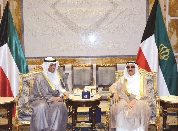 صاحب السمو الامير الشيخ صباح الاحمد مستقبلا رئيس مجلس الامة مرزوق الغانم 