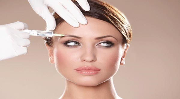 بالصور.. انتقامًا من أمها.. فتاة تجري 15 عملية تجميل كي لا تشبهها