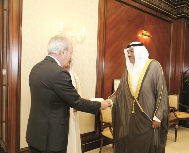 الشيخ صباح الخالد يتسلم اوراق اعتماد السفير اليوناني 