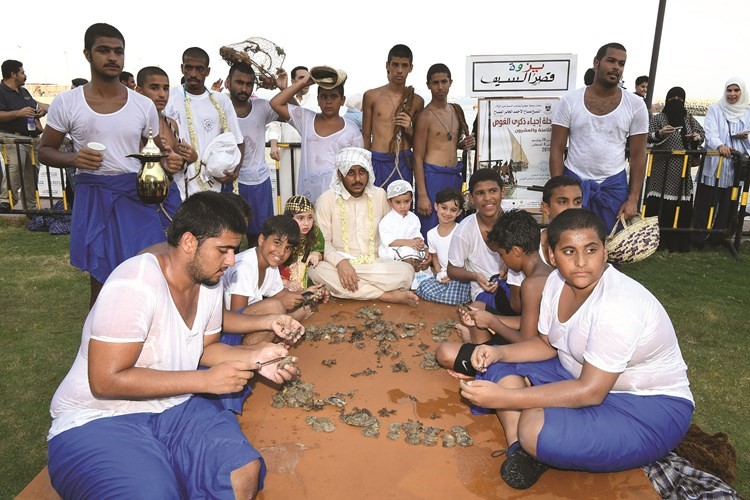 الشباب يبحثون عن اللؤلؤ﻿