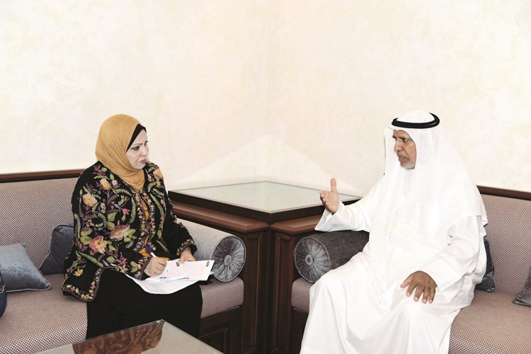 احمد المرشد متحدثا الى الزميلة ليلى الشافعيريليش كومار