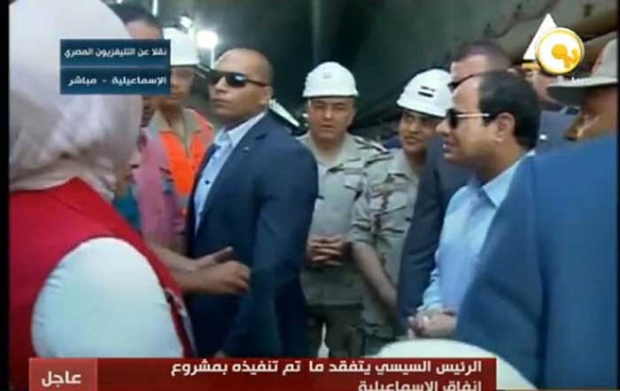 فيديو.. السيسي يداعب طلاب بالهندسة: "تدفعوا كام عشان تدربوا بقناة السويس"