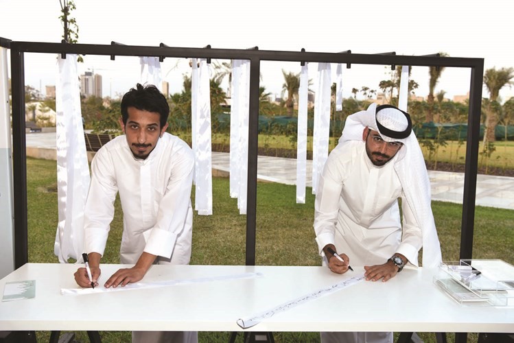 عبدالله بوفتين وخالد الشبعان يسجلان كلمتيهما في حق الشهداء