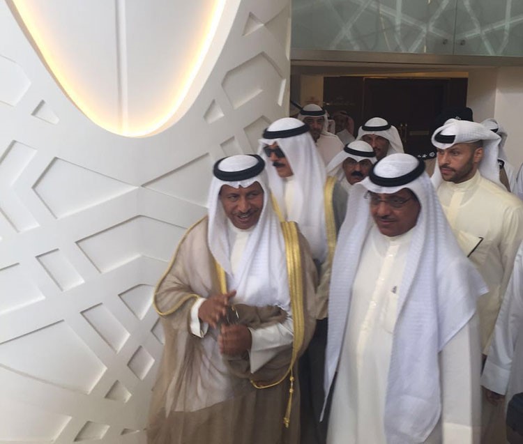 سمو رئيس الوزراء الشيخ جابر المبارك ومبارك الخرينج والشيخ محمد الخالد بعد الاجتماع