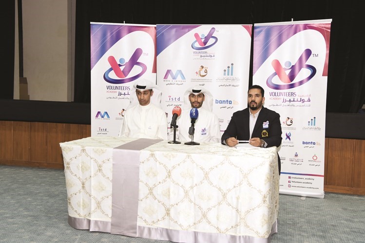 حمد العفتان وبدر الياقوت خلال المؤتمرريليش كومار﻿