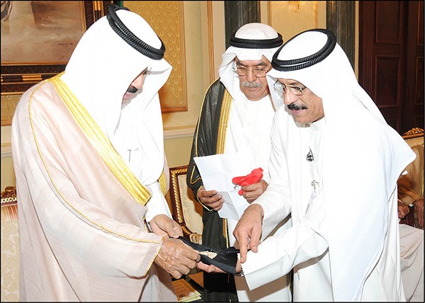 سمو ولي العهد الشيخ نواف الاحمد يتسلم حصيلة رحلة الغوص