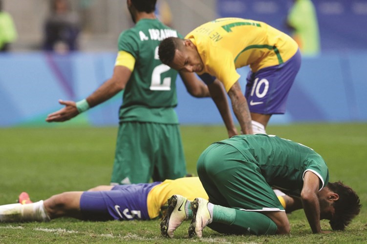 نيمار مطالب بحمل منتخب بلاده للدور المقبل اپ﻿