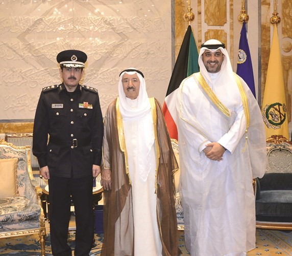 صاحب السمو الامير مستقبلا الشيخ محمد العبد الله والفريق خالد المكراد 