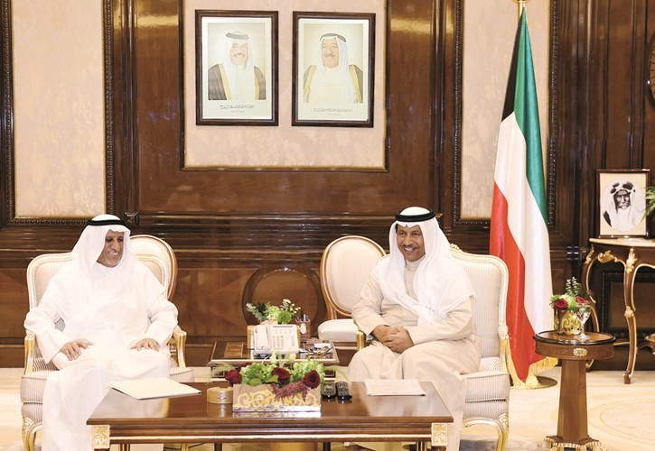 سمو رئيس الوزراء الشيخ جابر المبارك مستقبلا دعبدالله المحارب 