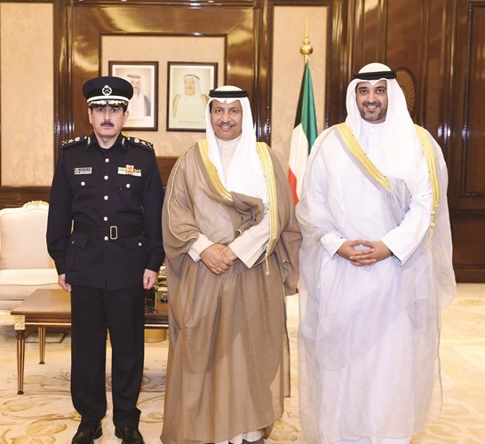 سمو رئيس الوزراء خلال استقباله الشيخ محمد العبدالله والفريق خالد المكراد
