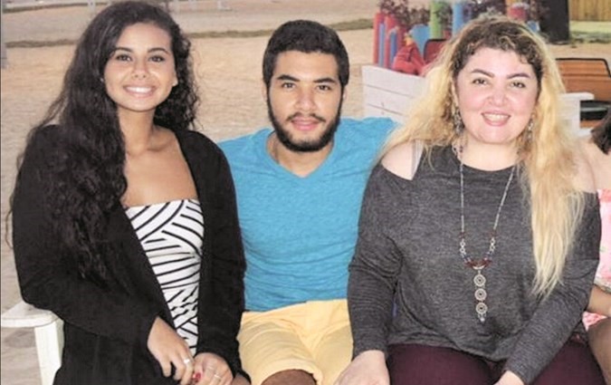 منة مع مها احمد وابنها