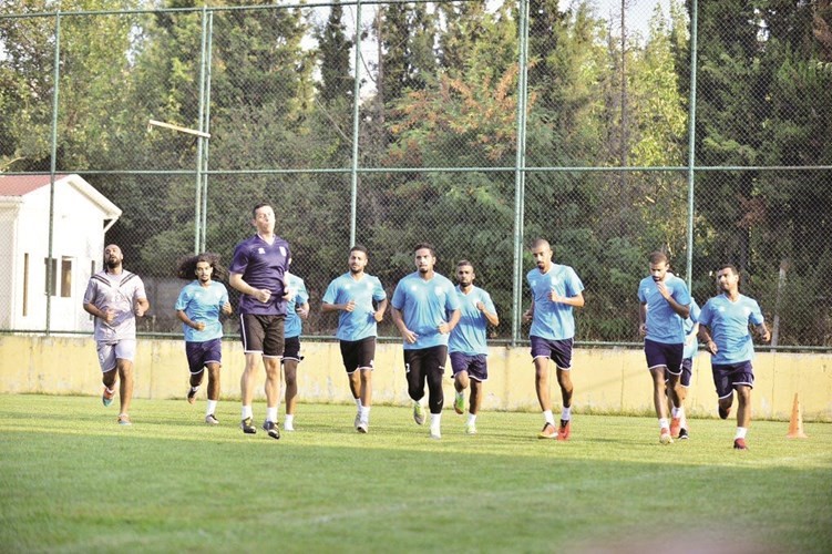 تدريبات صباحية للاعبي كاظمة في تركيا