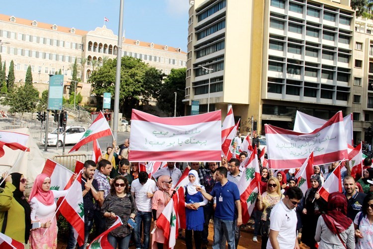 الاساتذة المتعاقدون خلال اعتصام امام السراي للمطالبة بحقوقهممحمود الطويل ﻿