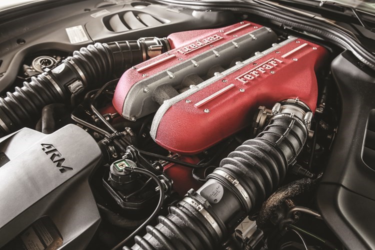 فيراري GTC4Lusso الصعود إلى القمة