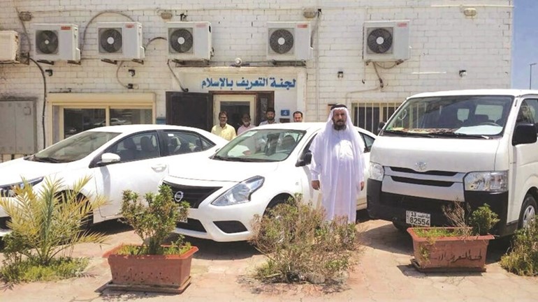 العجمي مستقبلا تبرعات اهل الكويت﻿